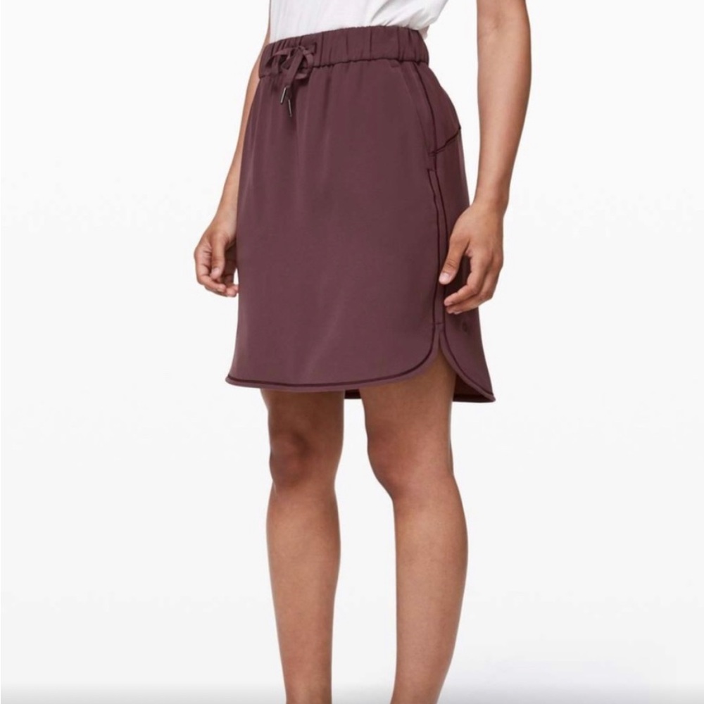 Lululemon On The Fly Woven Elastic Skirt 6 Cherry Cola